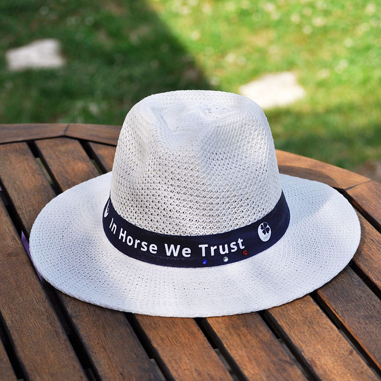 Chapeau IHWT strass bleu blanc rouge